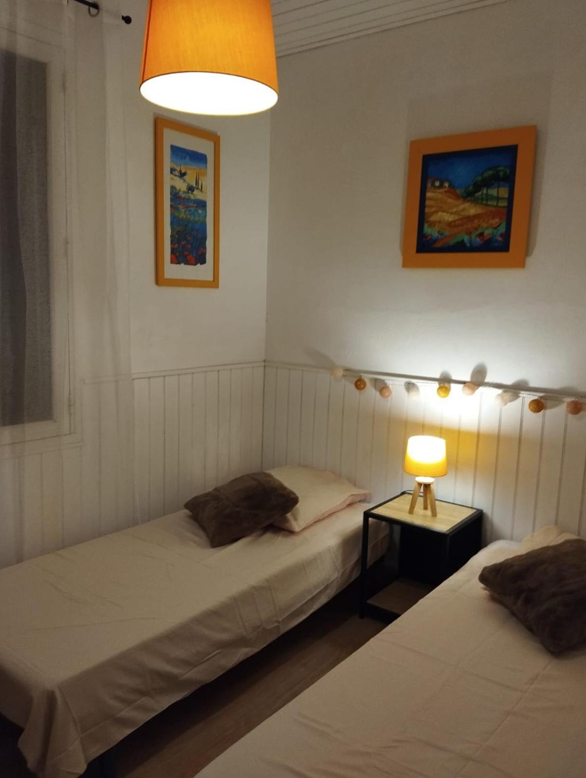 Maison Deux Chambres Avec Jardin A 100M De L'Ocean 莱萨布勒-多洛讷 外观 照片